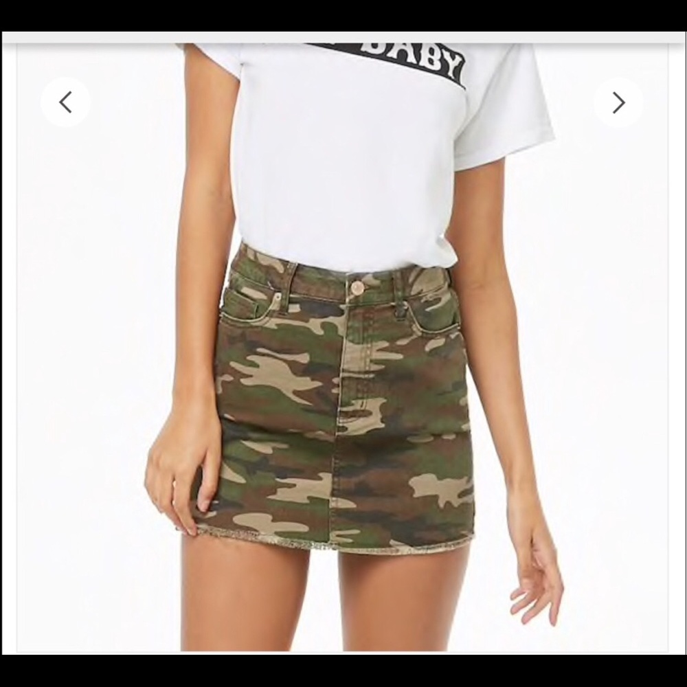 Forever 21 camo skirt